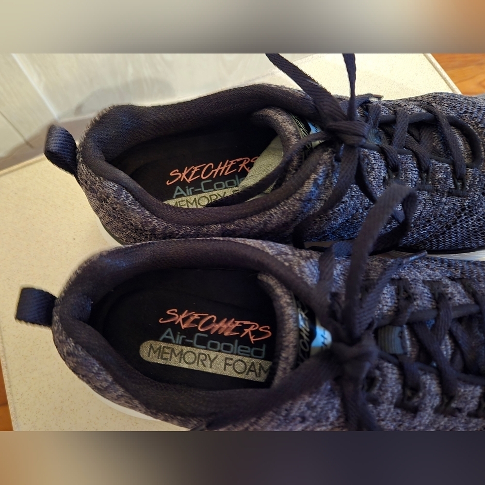 Skechers | Women's Air-Cooled Memory Foam Knit Athletic Sneakers | Size. 8.5 | - Picture 14 of 16